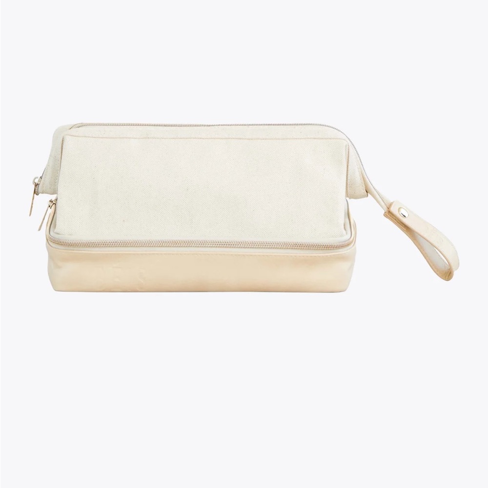 Beis “The Dopp Kit” in Beige